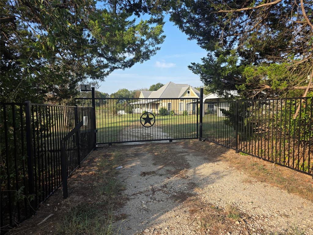 1292 Fm 1365 Property Photo 1