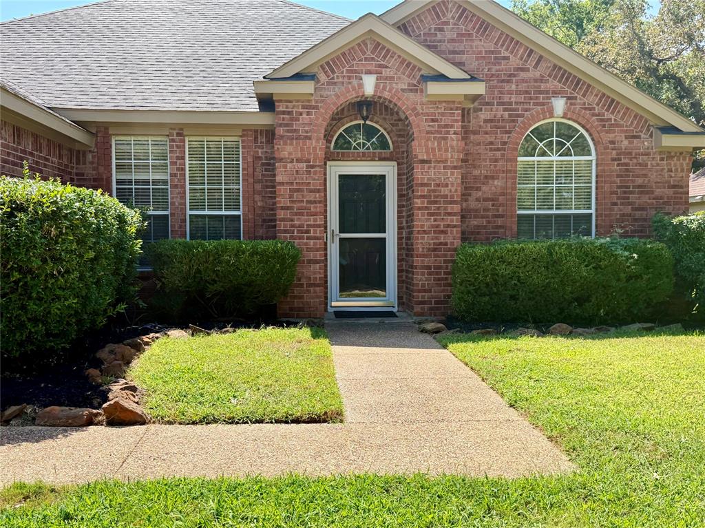 1584 Meadowview Property Photo 2