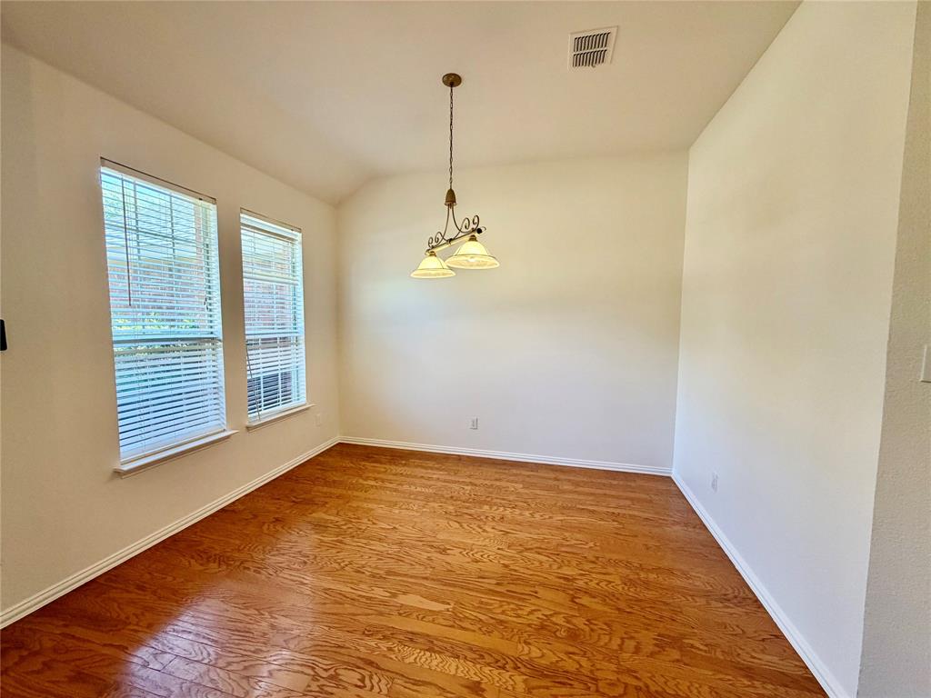 1584 Meadowview Property Photo 5