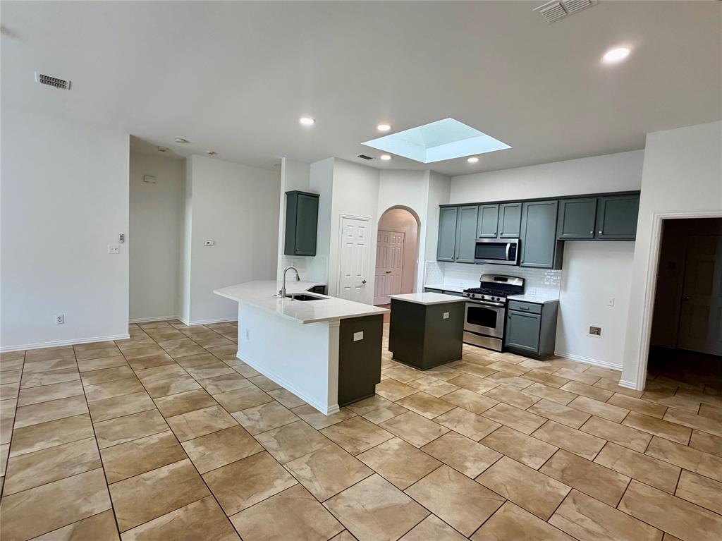 1584 Meadowview Property Photo 10