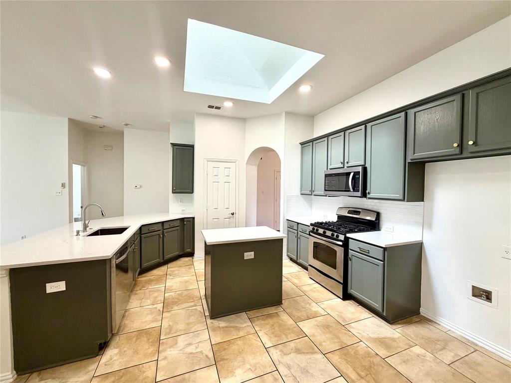 1584 Meadowview Property Photo 12