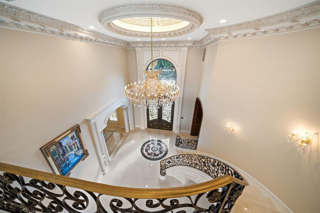 408 Lakeway Drive Property Photo 4