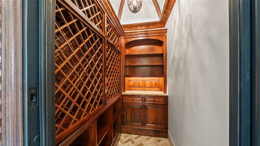 408 Lakeway Drive Property Photo 13