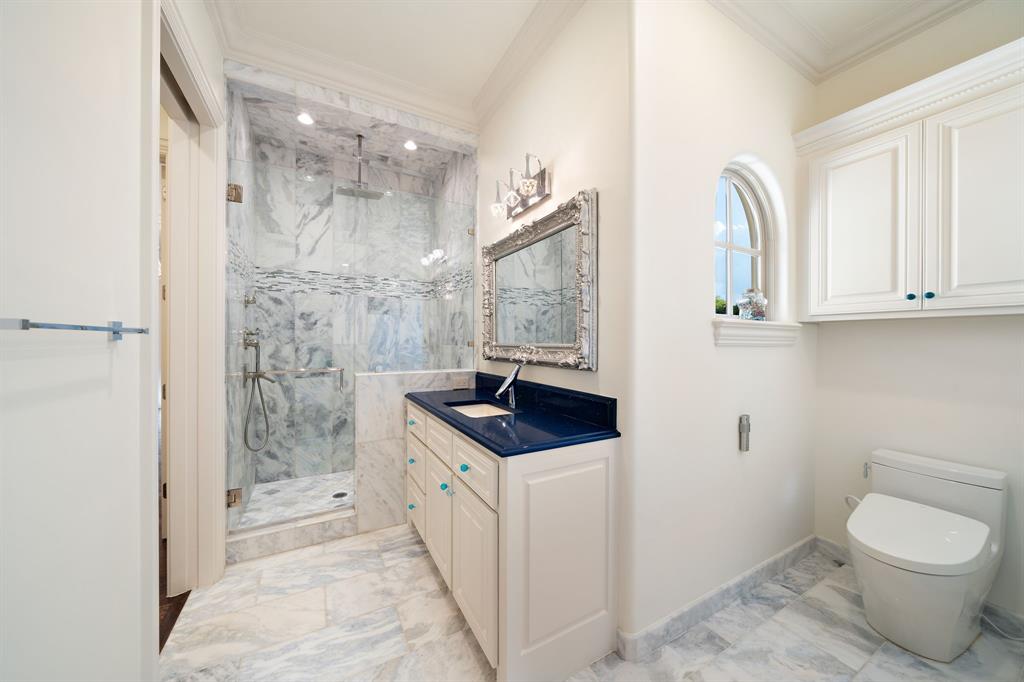 408 Lakeway Drive Property Photo 30