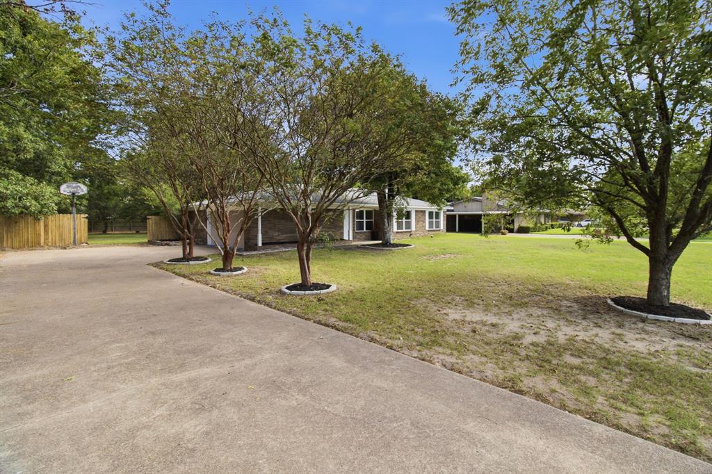 3215 Fm 2495 Property Photo 3
