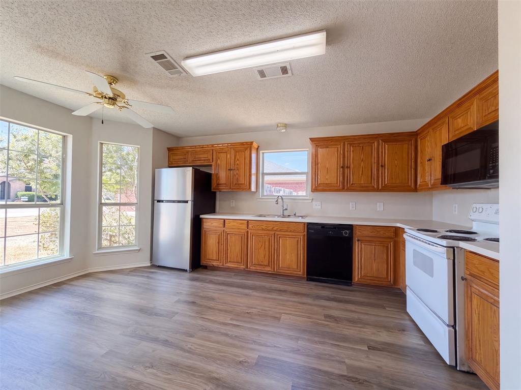 8025 Blue Duck Trail Property Photo 2