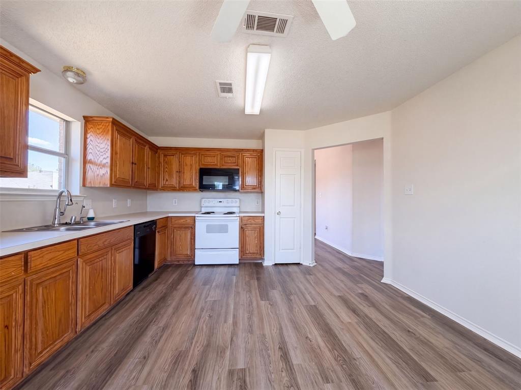 8025 Blue Duck Trail Property Photo 3