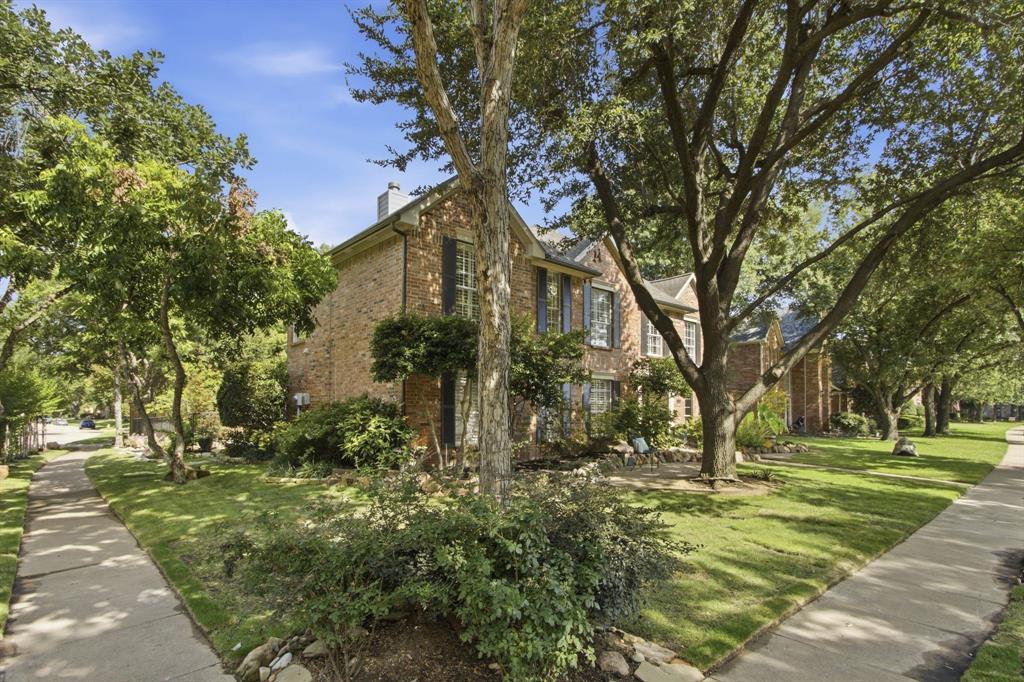 210 Chinaberry Way Property Photo 3
