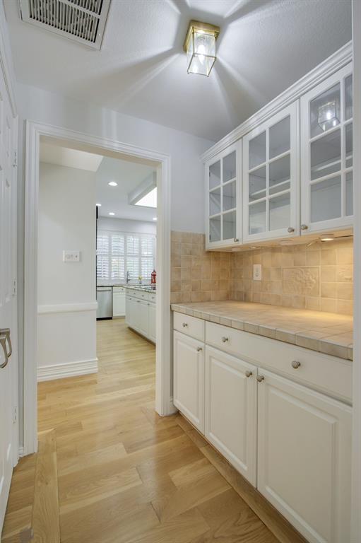 210 Chinaberry Way Property Photo 10