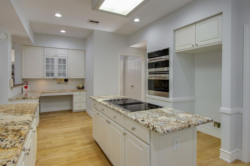 210 Chinaberry Way Property Photo 14
