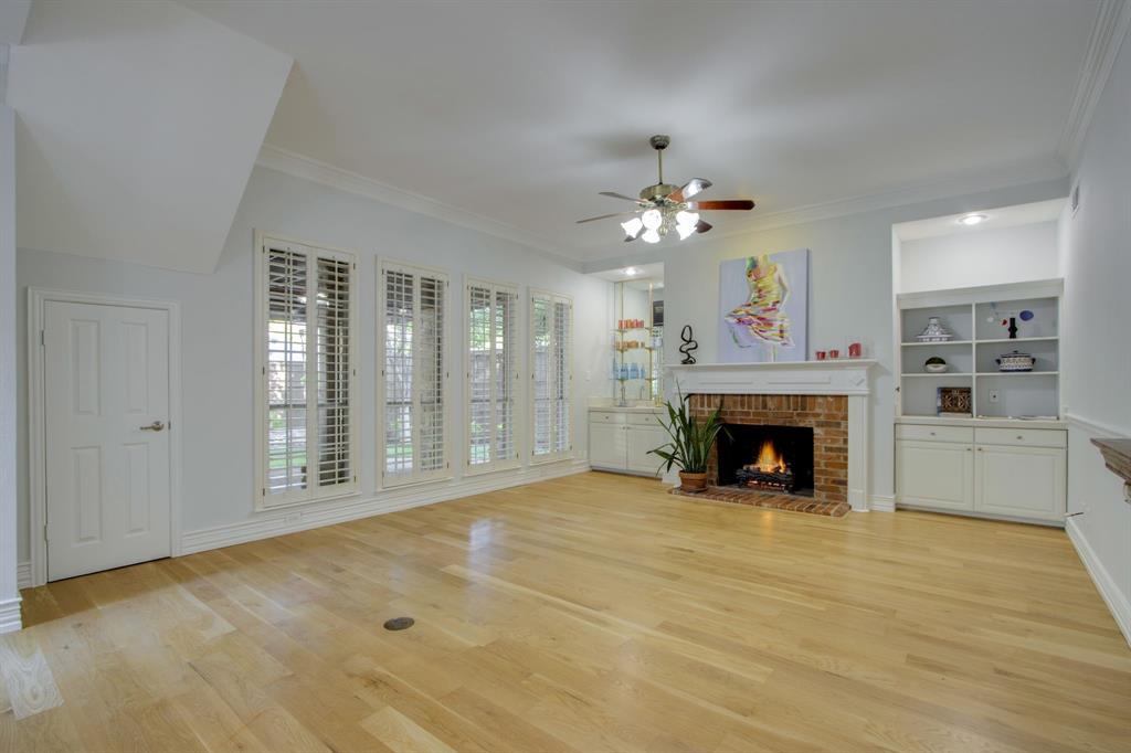 210 Chinaberry Way Property Photo 17