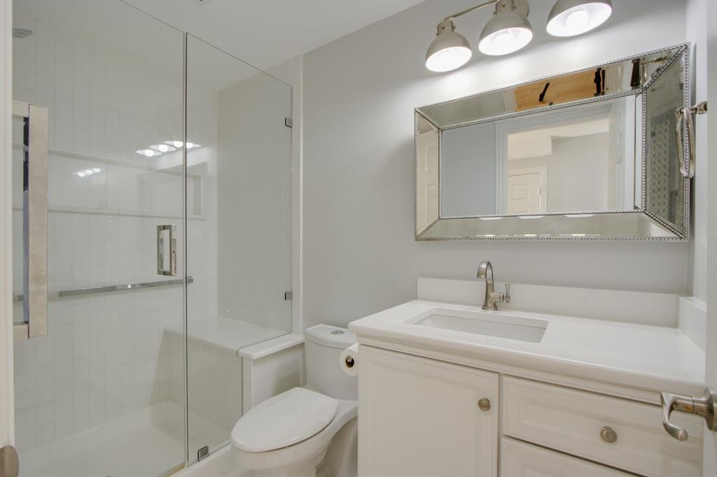 210 Chinaberry Way Property Photo 20