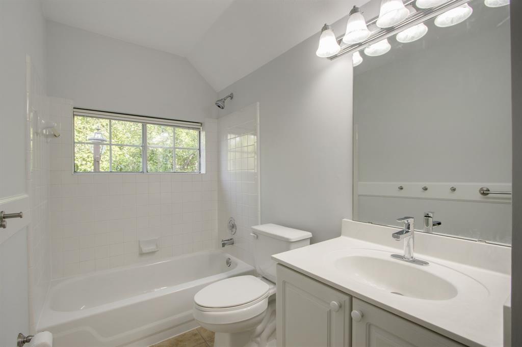 210 Chinaberry Way Property Photo 29
