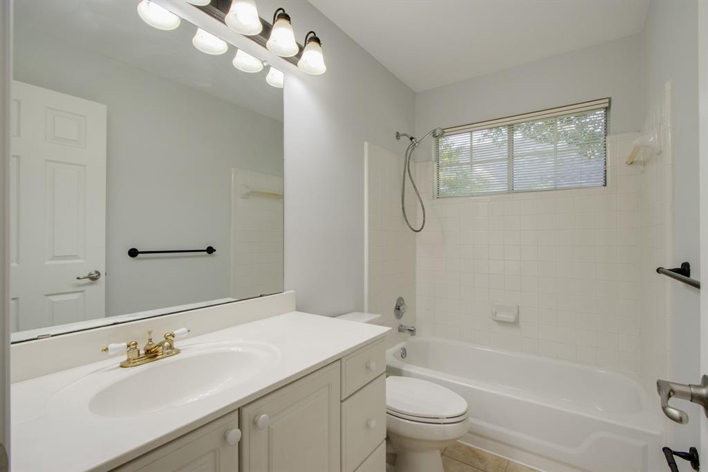 210 Chinaberry Way Property Photo 32