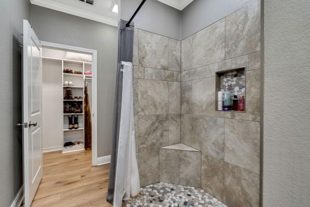 204 Bradford Avenue Property Photo 14