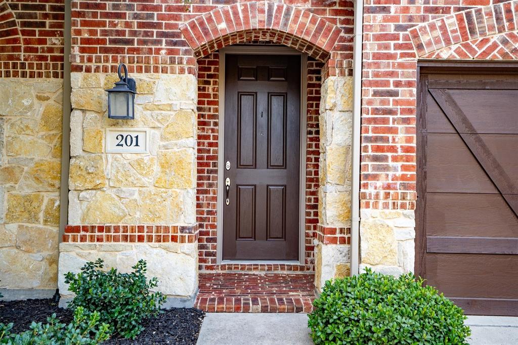 201 Lilypad Bend Property Photo 5