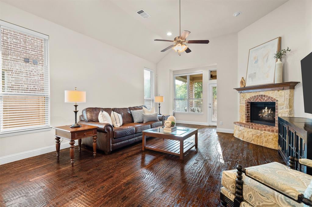 201 Lilypad Bend Property Photo 11