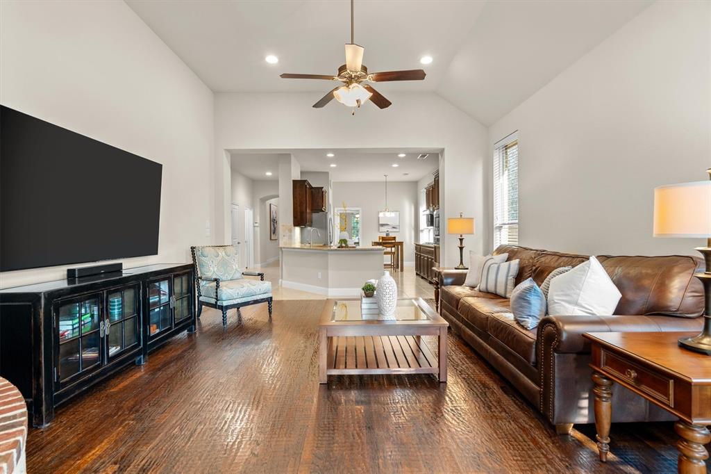 201 Lilypad Bend Property Photo 12