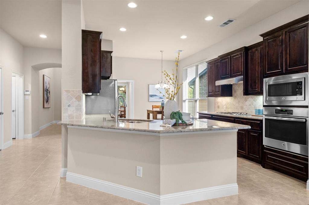 201 Lilypad Bend Property Photo 14