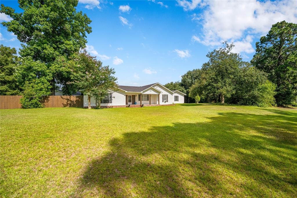 246 Country Club Road Property Photo 2