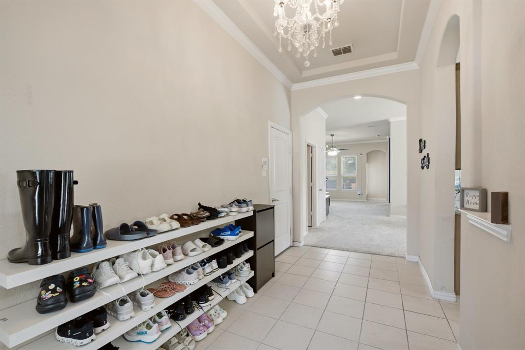 900 Park Meadow Lane Property Photo 3