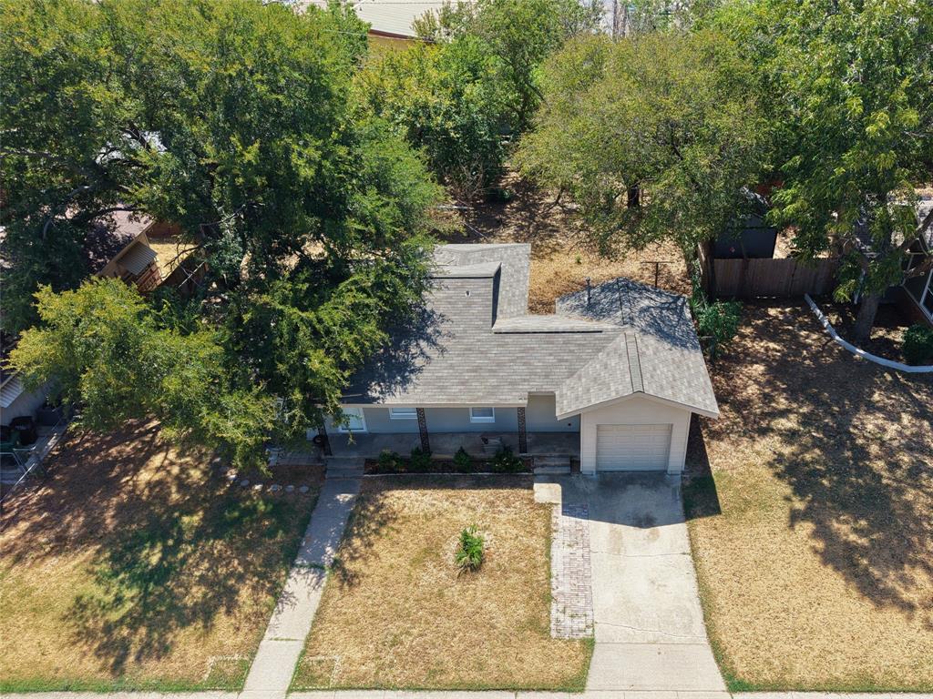 424 E Ellen Avenue Property Photo 1