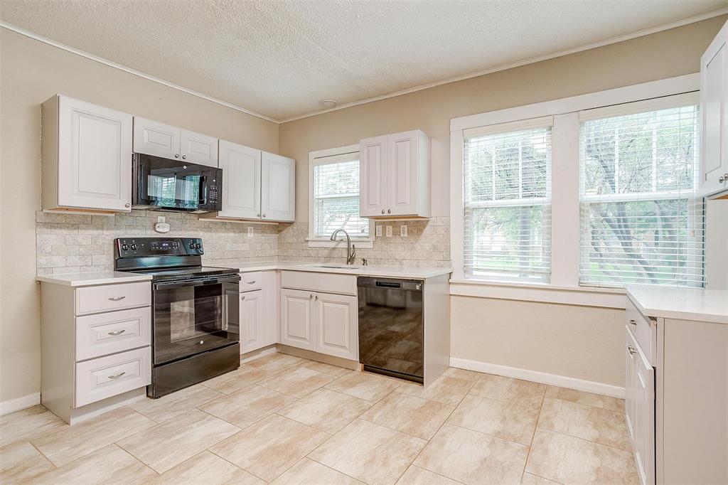 2100 Ashland Avenue Property Photo 8