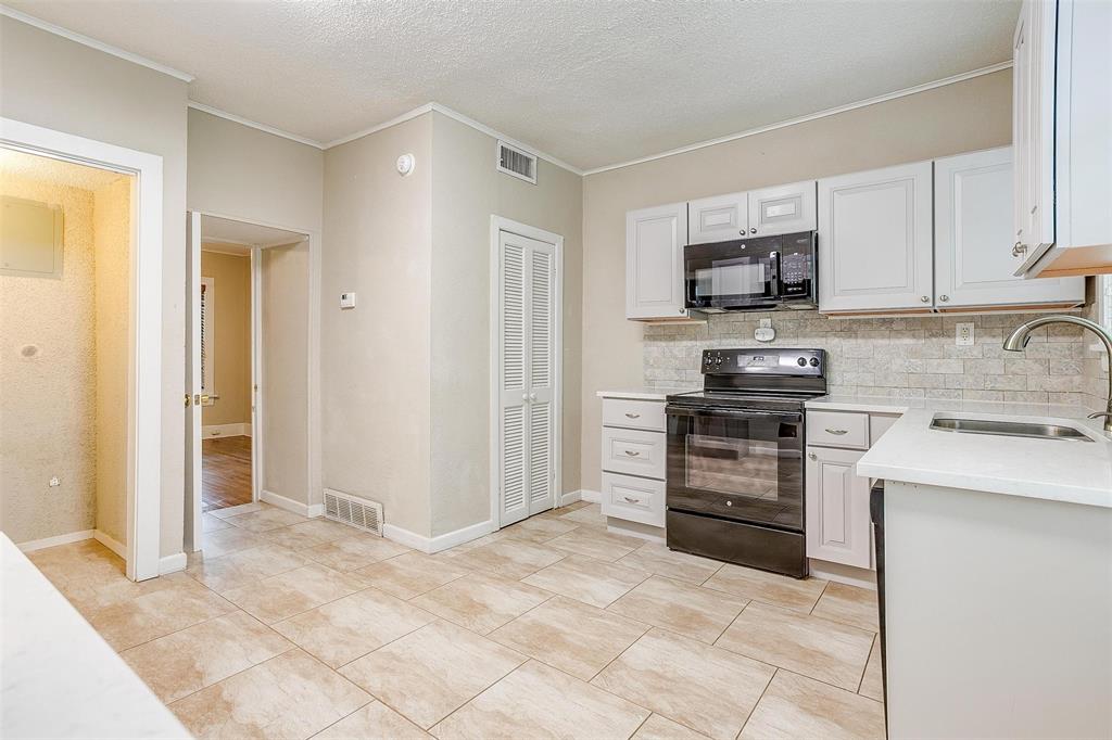 2100 Ashland Avenue Property Photo 9