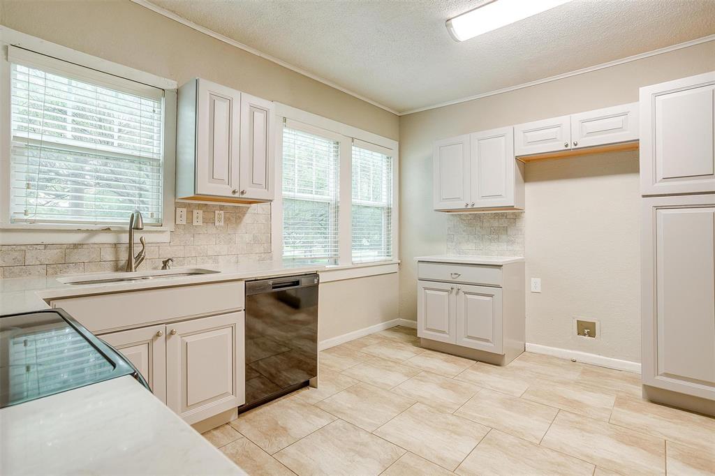 2100 Ashland Avenue Property Photo 11