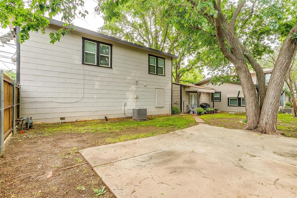 2100 Ashland Avenue Property Photo 12