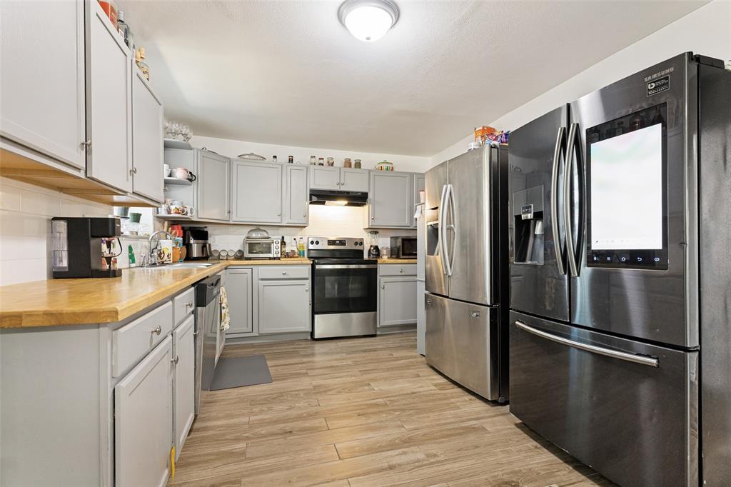 1404 Clinton Avenue Property Photo 6