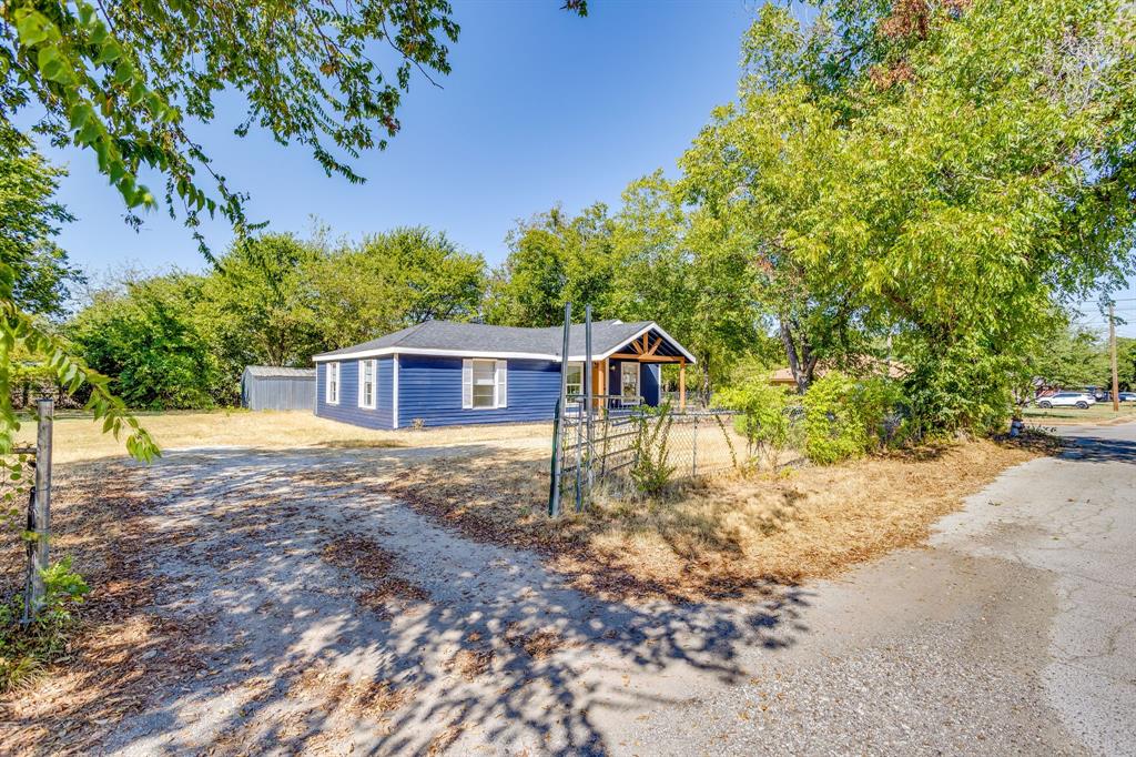 407 Ada Street Property Photo 2