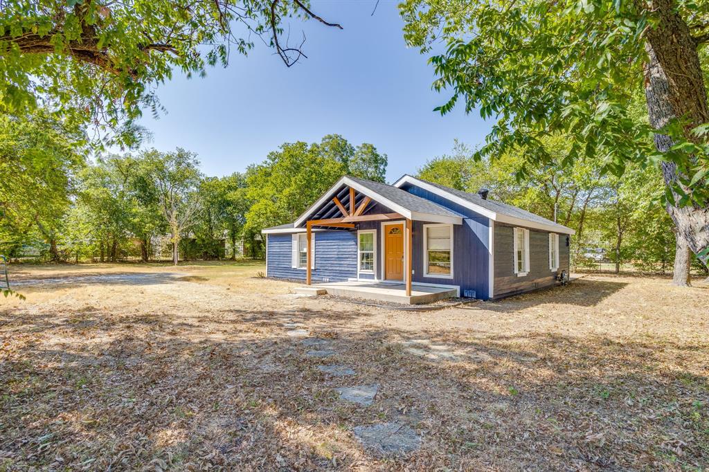 407 Ada Street Property Photo 5
