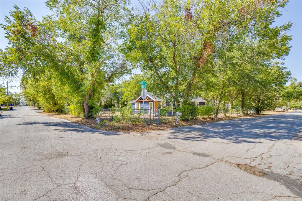 407 Ada Street Property Photo 6