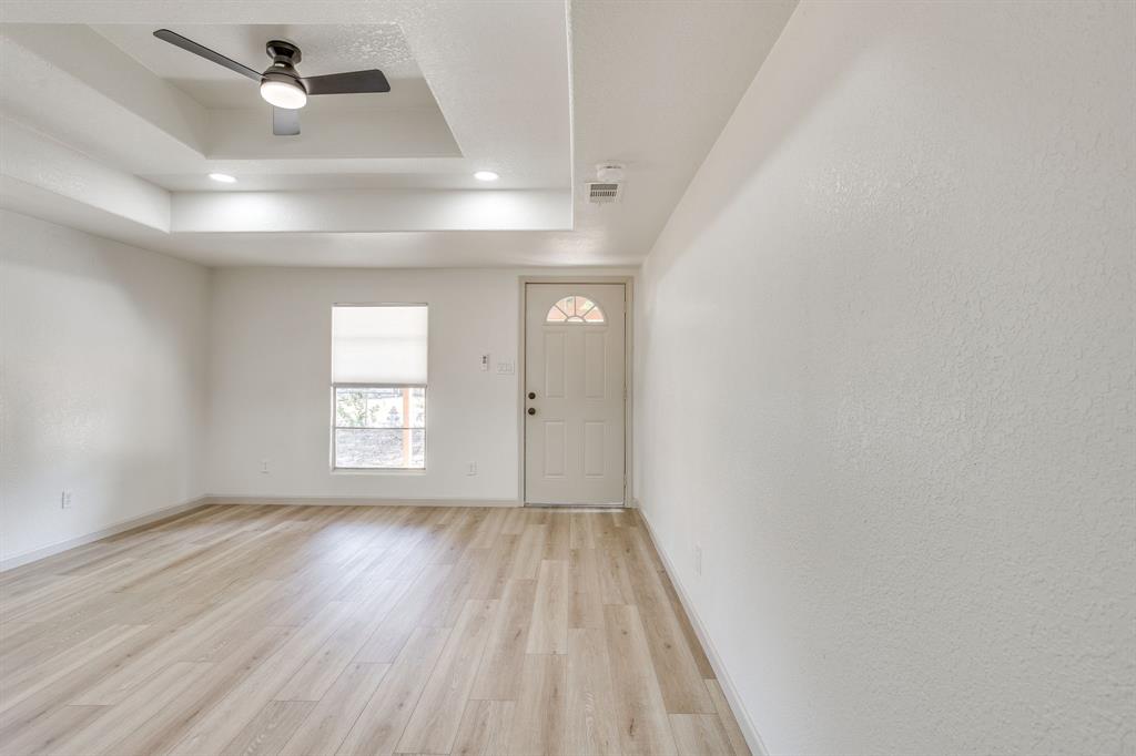 407 Ada Street Property Photo 7