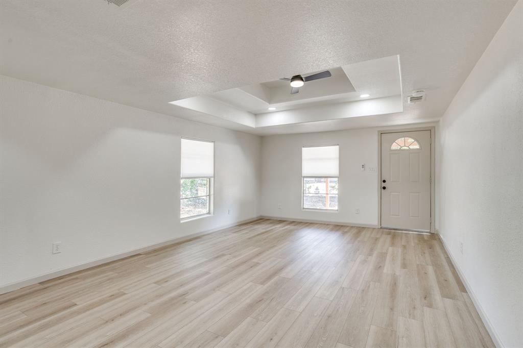 407 Ada Street Property Photo 8