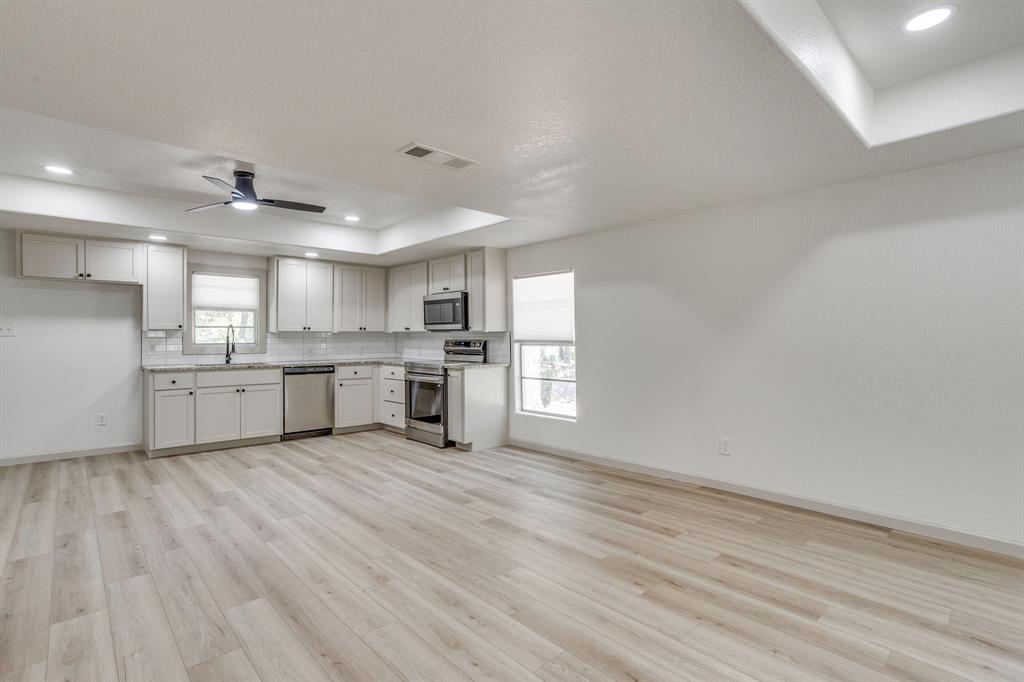 407 Ada Street Property Photo 12