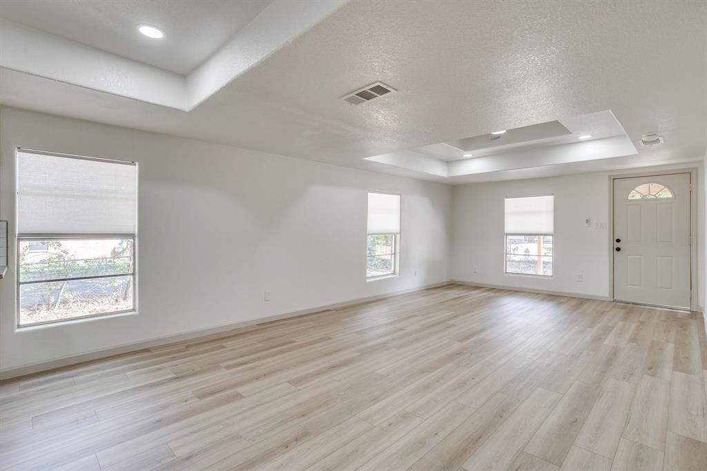 407 Ada Street Property Photo 13