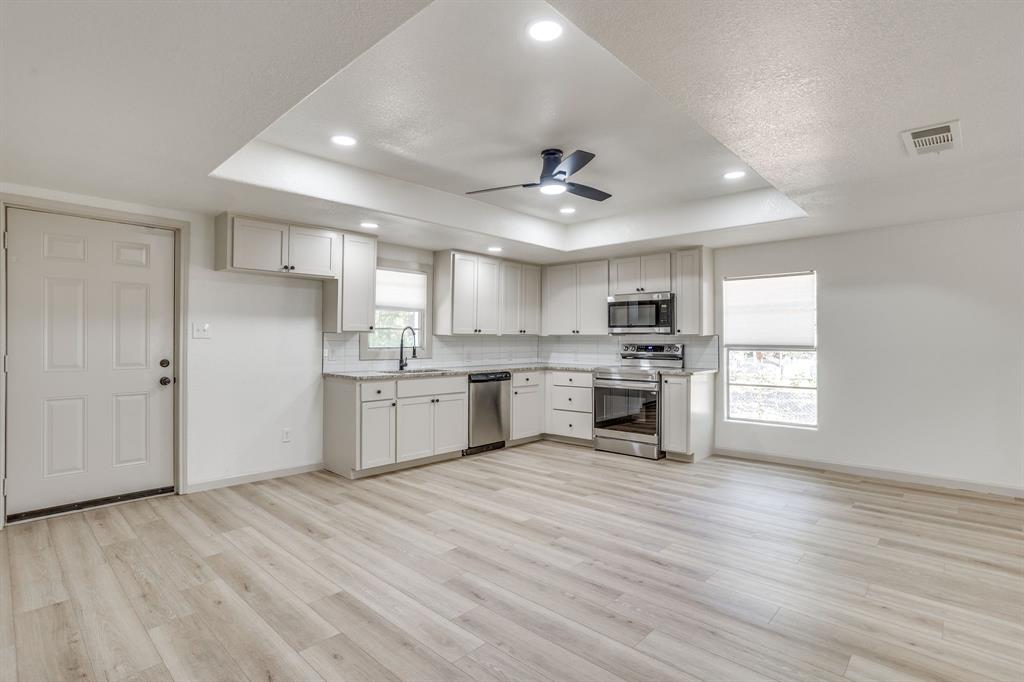 407 Ada Street Property Photo 19