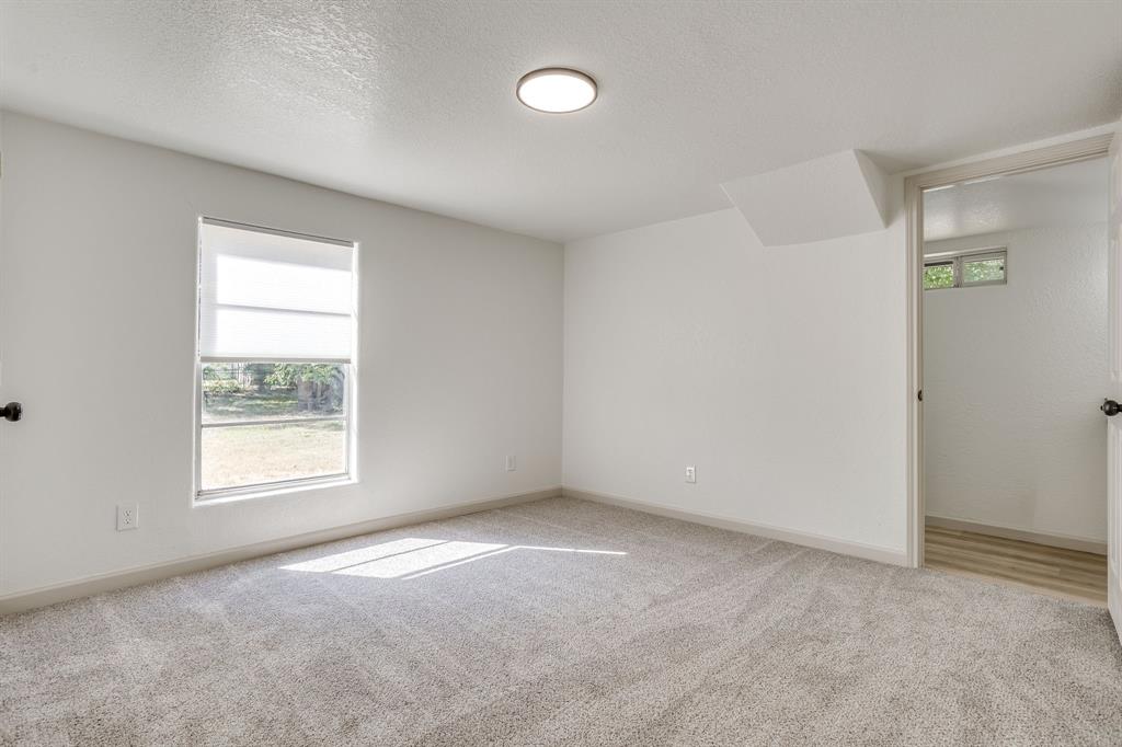 407 Ada Street Property Photo 23