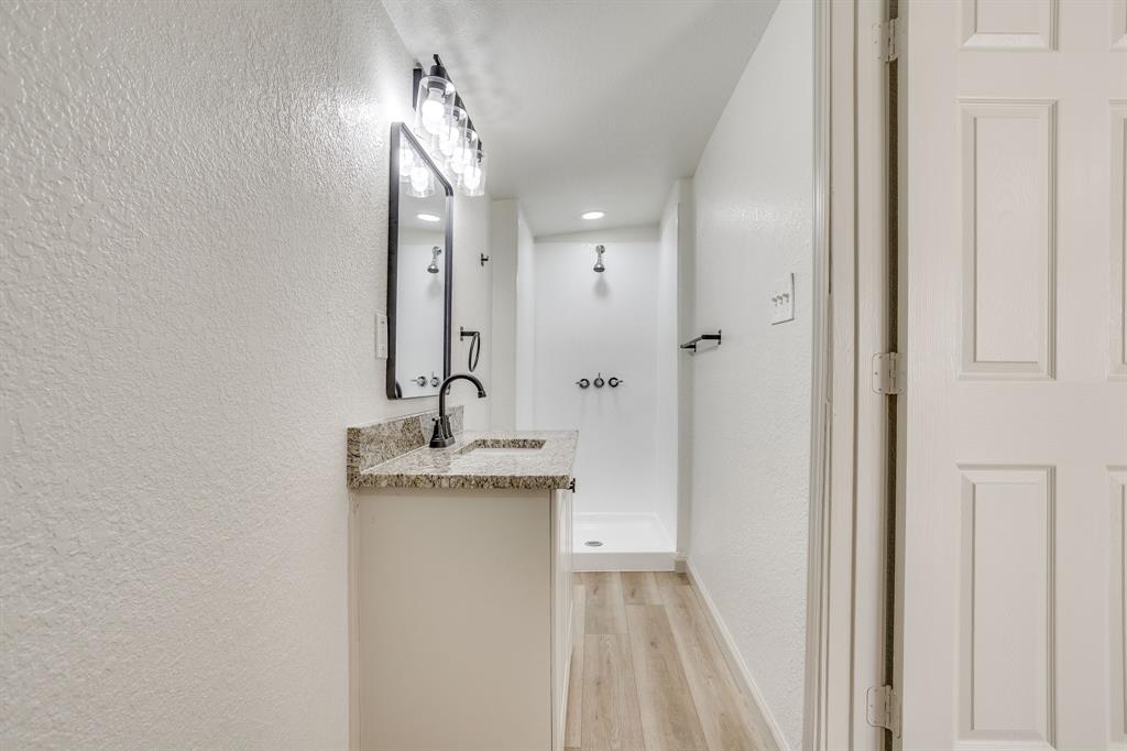 407 Ada Street Property Photo 28