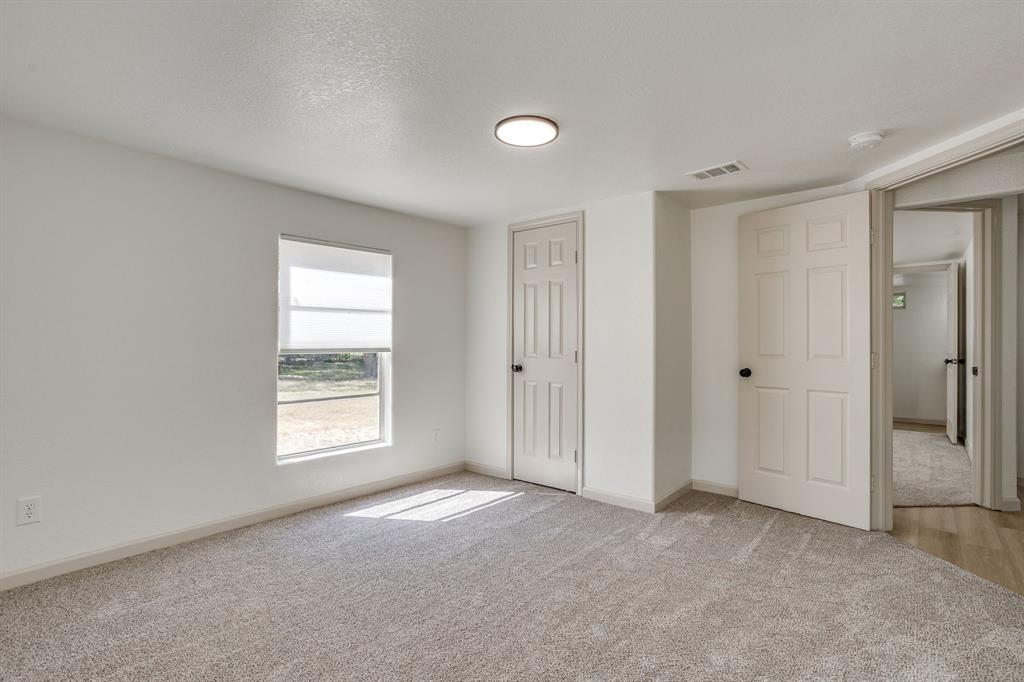 407 Ada Street Property Photo 32