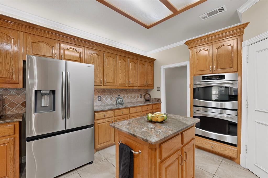 2505 Inverrary Drive Property Photo 6