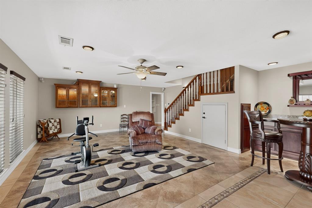 2505 Inverrary Drive Property Photo 17