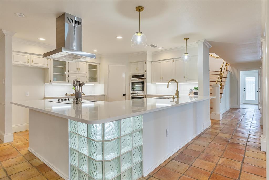 61 Glen Abbey Street Property Photo 4