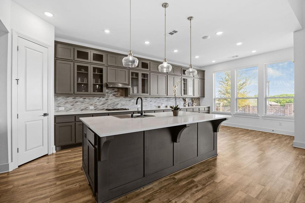 2717 Oak Blossom Drive Property Photo 4