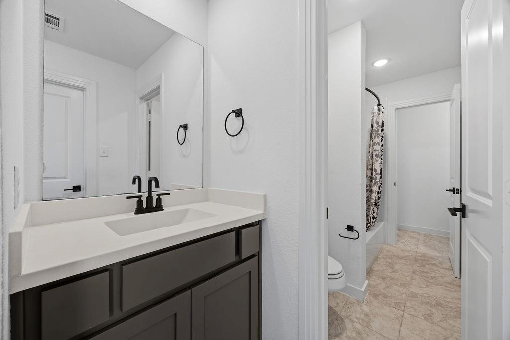 2717 Oak Blossom Drive Property Photo 25