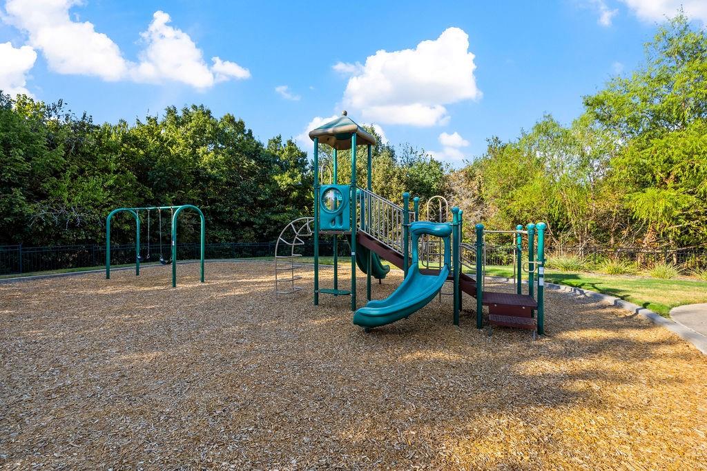 2717 Oak Blossom Drive Property Photo 37