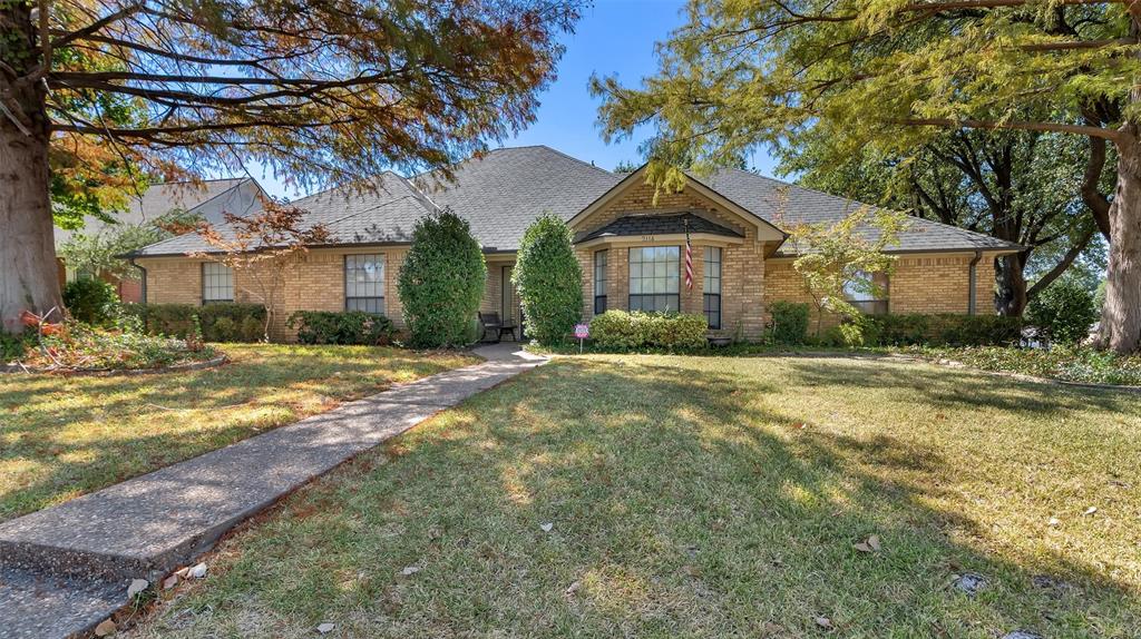 2114 Meadows Circle Property Photo 1