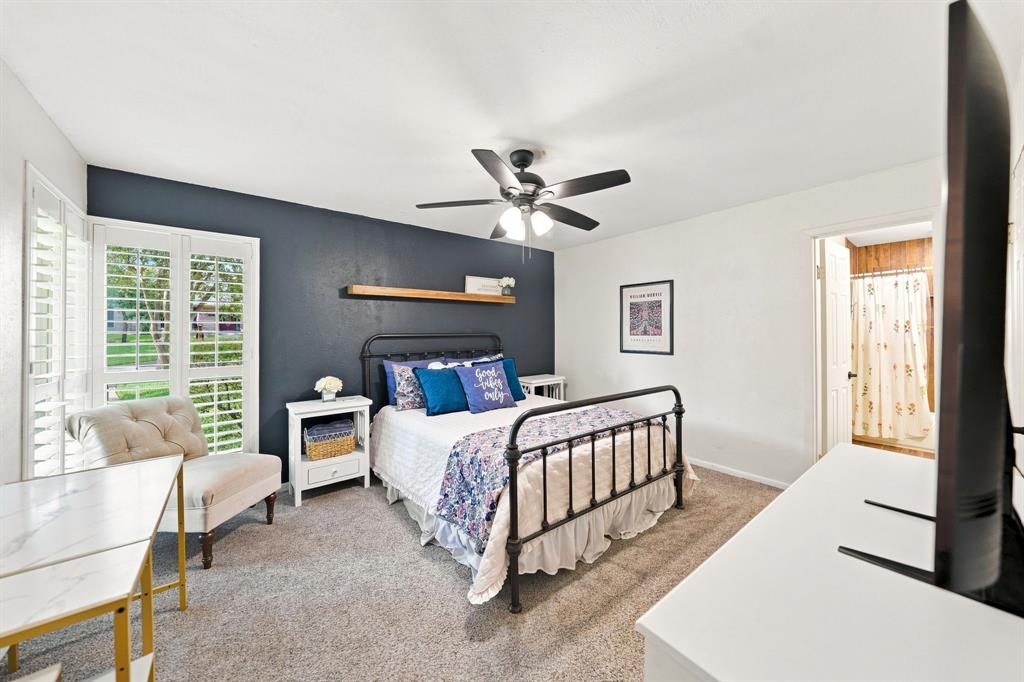 303 Russwood Street Property Photo 4